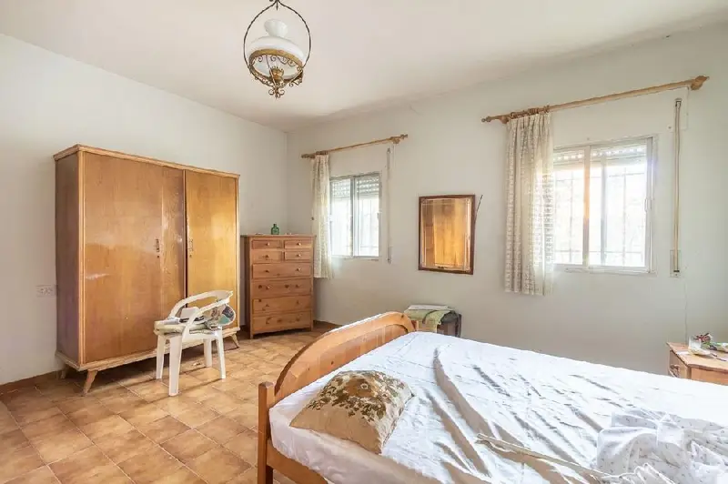 Chalet en Monachil con terreno para reformar