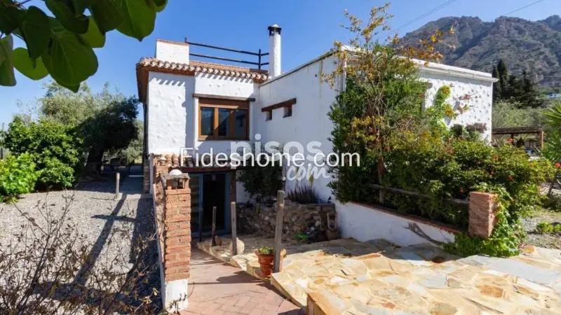 Finca Rustica con Dos Viviendas en Niguelas