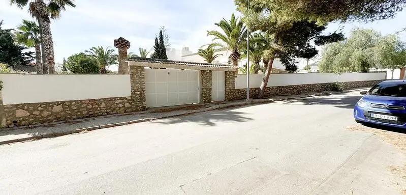 Villa en Orihuela Costa 7 dormitorios 3 baños piscina privada