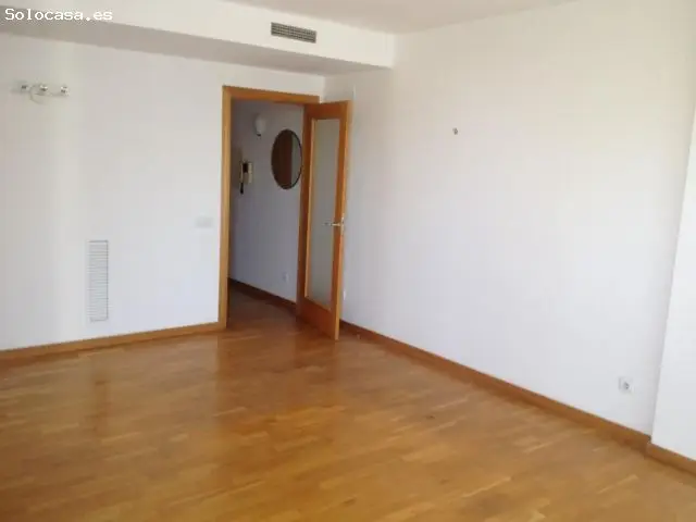 Apartamento en Gava Mar con Terraza Piscina y Parking