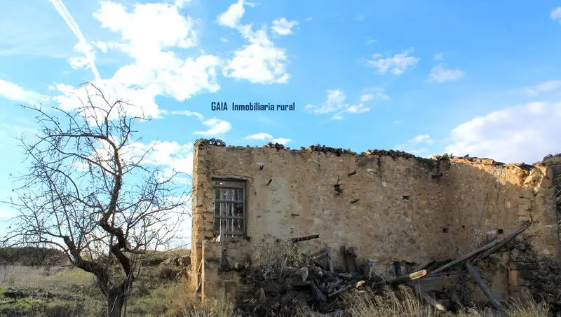 Casa de Campo en Maella con Terreno de 28958 m2