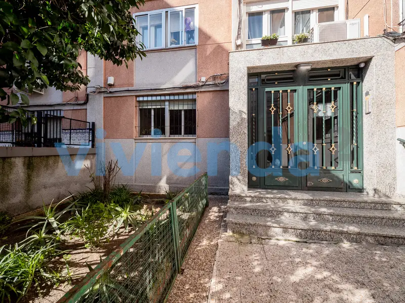 Venta Piso Terraza Pueblo Nuevo Madrid 2 Dormitorios