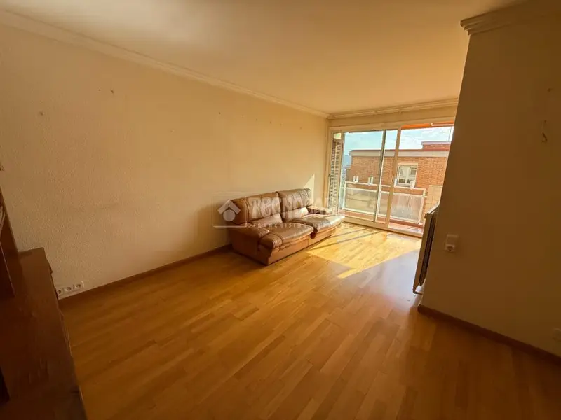 Piso en Venta Horta Guinardó 4 Dormitorios Cocina Reformada