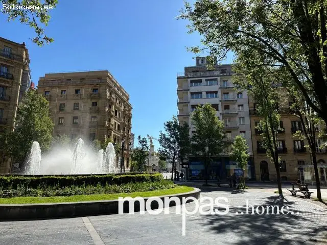 Piso En Venta En El Centro De San Sebastian 173m2
