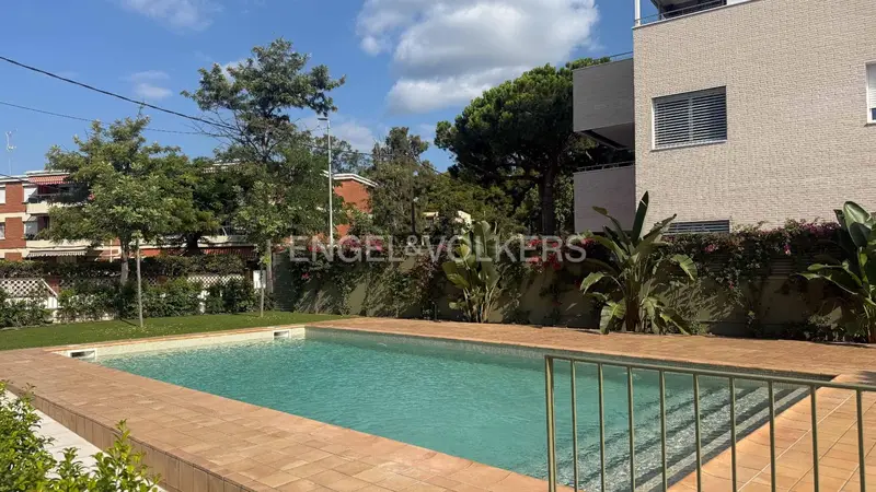 Apartamento Lujo Castelldefels 3 Dormitorios 2 Baños Terraza Piscina