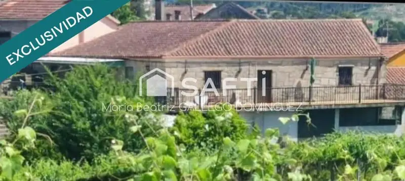 Casa Rustica en Venta en Arbo Pontevedra con Viñedo y Horreo