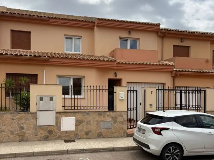Casa Adosada 4 Dormitorios en Venta