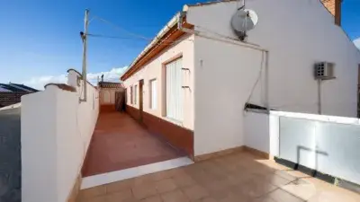 Casa en venta 350m2 con patio 220m2 y barbacoa