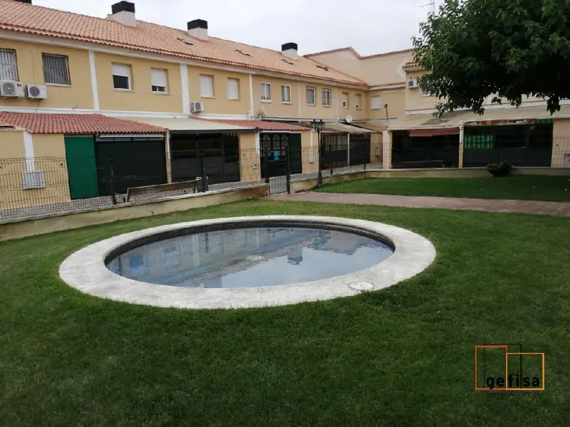 Venta Adosado con garaje en Nuevo Valdepeñas, Valdepeñas - Ref: 849