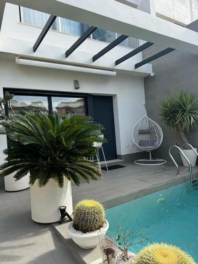 Villa de Lujo en Orihuela Costa 3 Dormitorios Piscina Privada