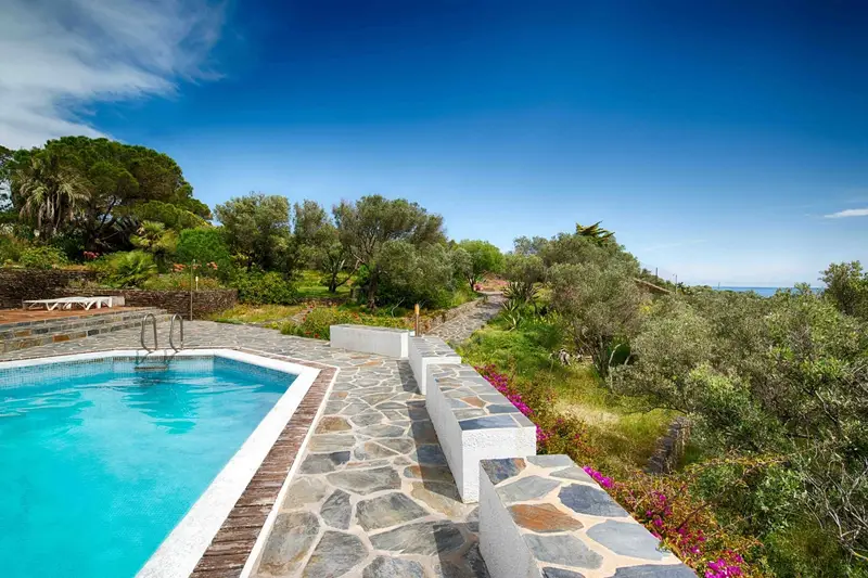 Chalet de Lujo en Cadaqués con Vistas al Mar y Licencia Turística