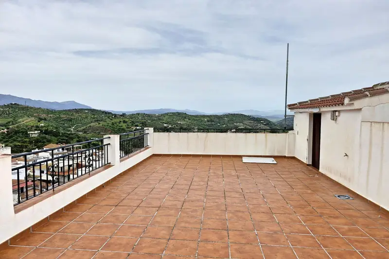Adosado de 7 Dormitorios en venta Guaró, España