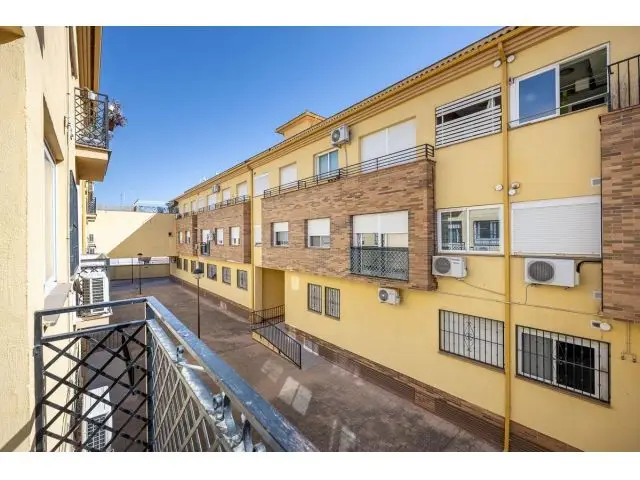 Piso en Cullar Vega Amueblado con Garaje y Trastero