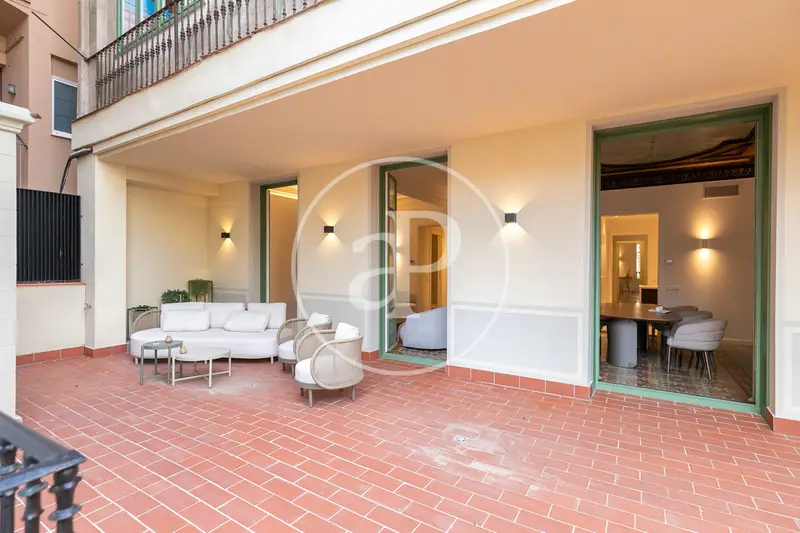 Piso con Terraza en Venta en Provenza Barcelona