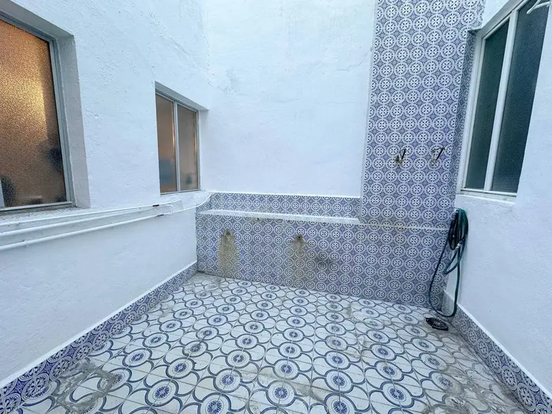 Casa Señorial en Cádiz Centro con Ascensor y Patios