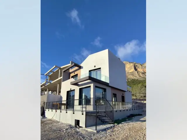 Adosado 3 Dormitorios Polop Nueva Construccion Piscina Privada