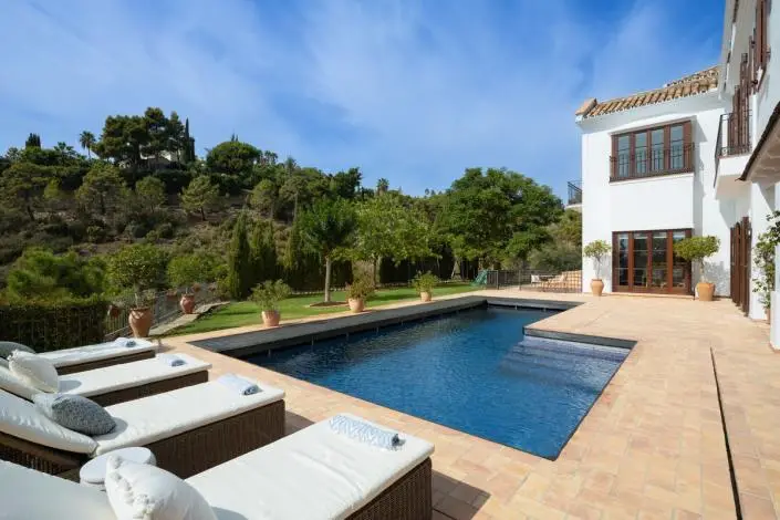 6 Bed Villa for sale