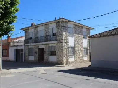Casa con Gran Patio y Terraza-Solarium cerca de Coca y Olmedo
