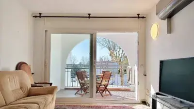 Apartamento en Empuriabrava con Vistas al Mar