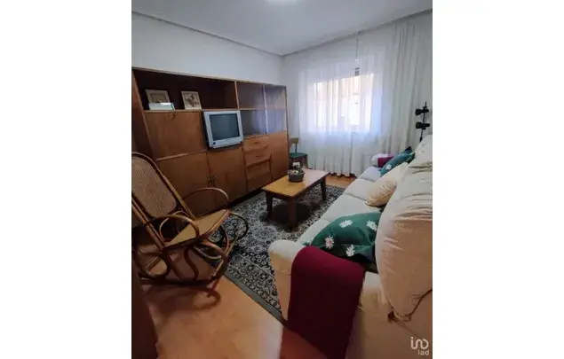 Rent 6 bedroom apartment of 101 m² in León