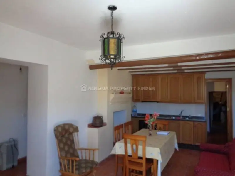 Cortijo de 4 Dormitorios en Venta en Oria Almeria
