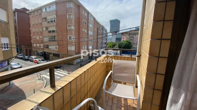 Piso Exterior en Barakaldo Arteagabeitia con Garaje y Trastero