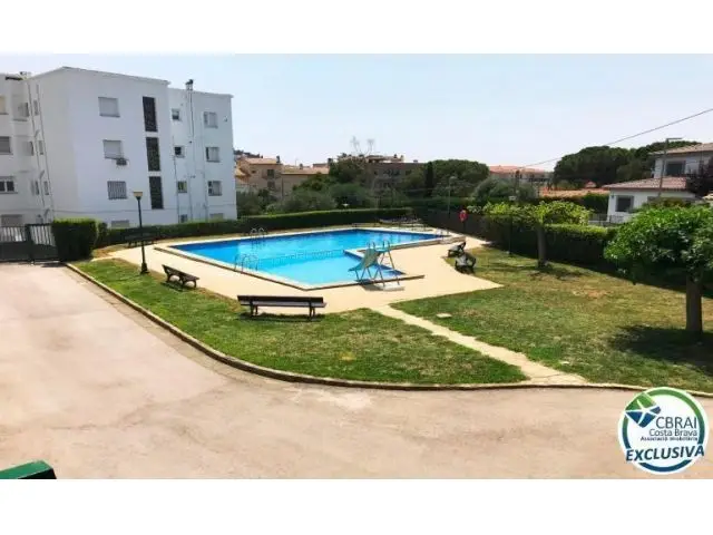 Apartamento con Piscina en Roses Zona Residencial Tranquila