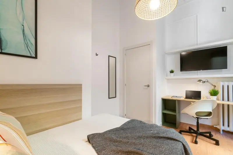 Habitación doble, con balcón, en un piso de 9 habitaciones