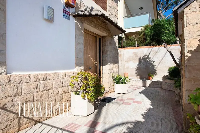 Chalet en Venta Viladecans 5 Dormitorios Piscina Parking
