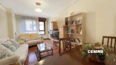 Piso en venta en Avenida de La Rioja, cerca de Calle Mayor