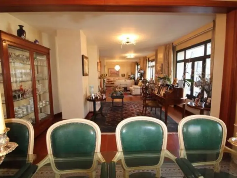 Venta Piso de Lujo en Oviedo 270m2 5 Dormitorios