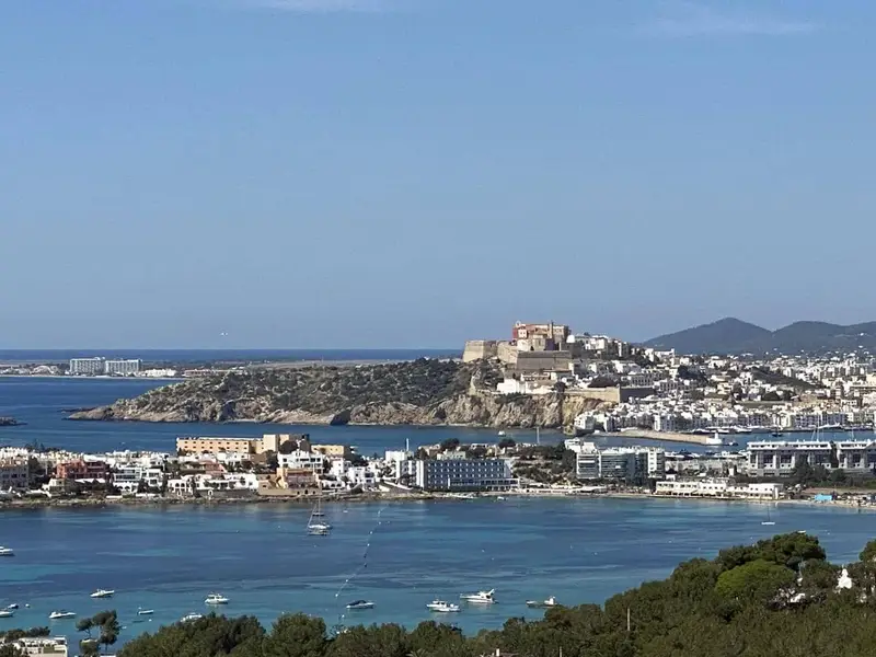 Chalet en Ibiza con Vistas Espectaculares 5 Dormitorios Piscina Privada