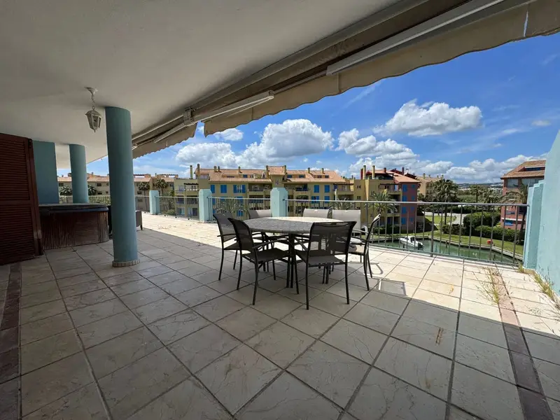 Ático de Lujo en Sotogrande 4 Dormitorios Terraza Vistas Marina