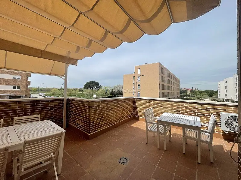 Piso en venta en Alcalá de Henares con terraza de 40m2 y garaje