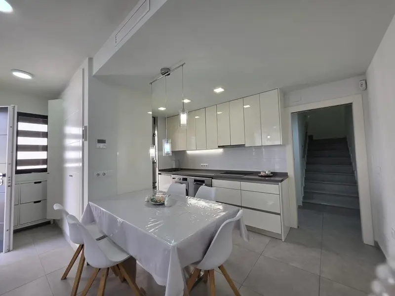 Casa-Villa de 3 Dormitorios en venta San Pedro, España