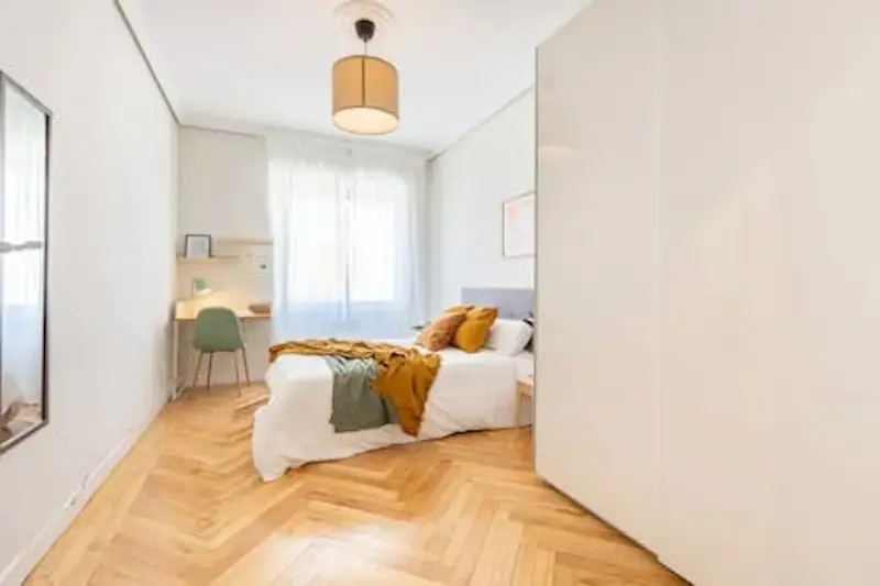Apartamento en Alquiler Madrid 1 Dormitorio 1 Ba
Atico