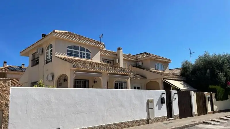 Villa en Venta San Javier Murcia 4 Dormitorios Gran Jardin