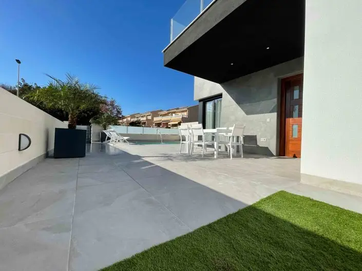 Villa 3 Dormitorios en Venta Torrevieja Los Balcones