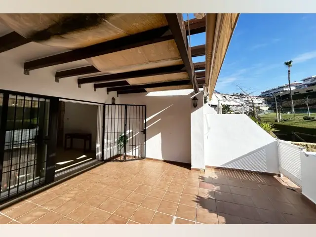 Casa-Villa de 3 Dormitorios alquiler Mijas, España