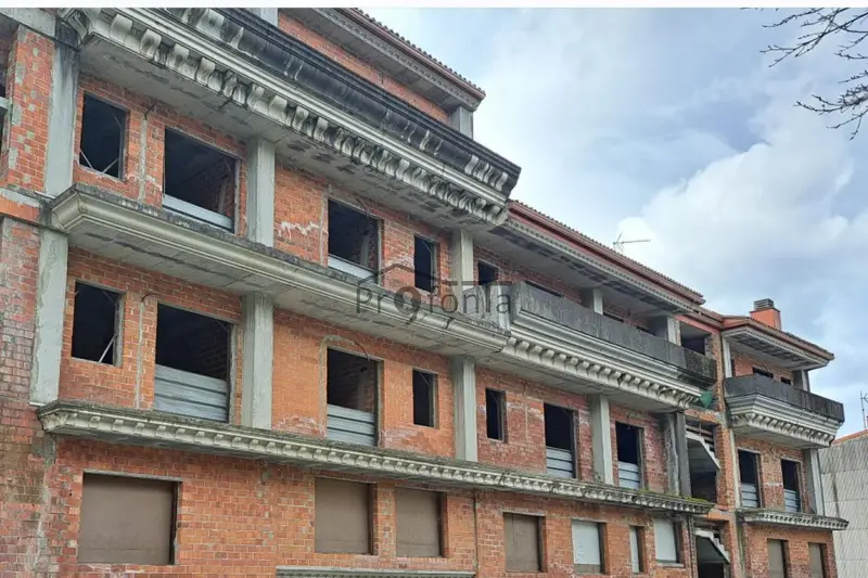 Venta de 41 Viviendas en Betanzos Edificio en Construccion