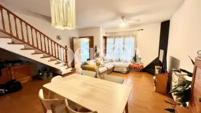 Chalet Adosado en Campolivar Valencia 4 habitaciones 3 baños
