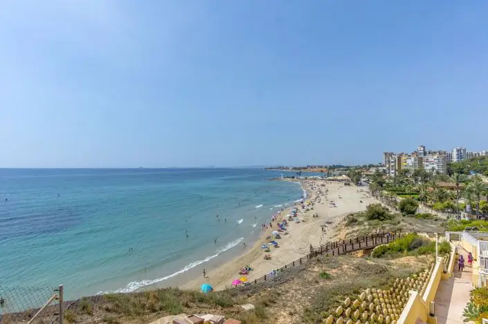 Apartamento 3 Dormitorios en Primera Linea de Playa