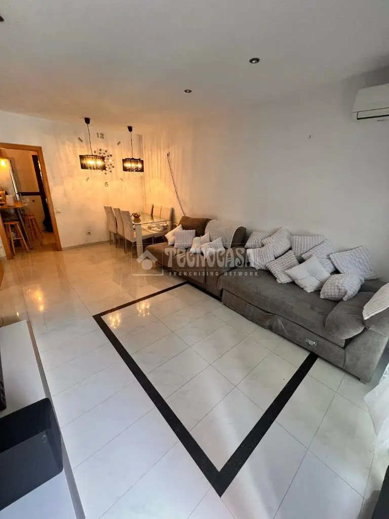 Piso en venta en Trinitat Nova 120m2 3 habitaciones gran patio