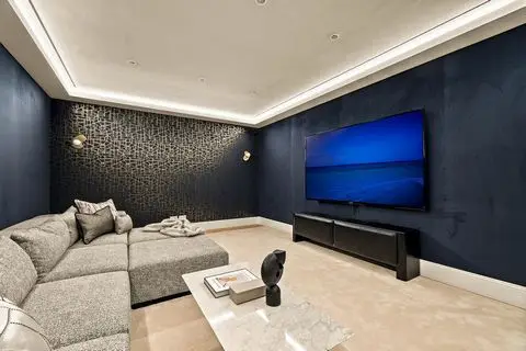 Villa de Lujo en Nueva Andalucía 5 Dormitorios Piscina Privada