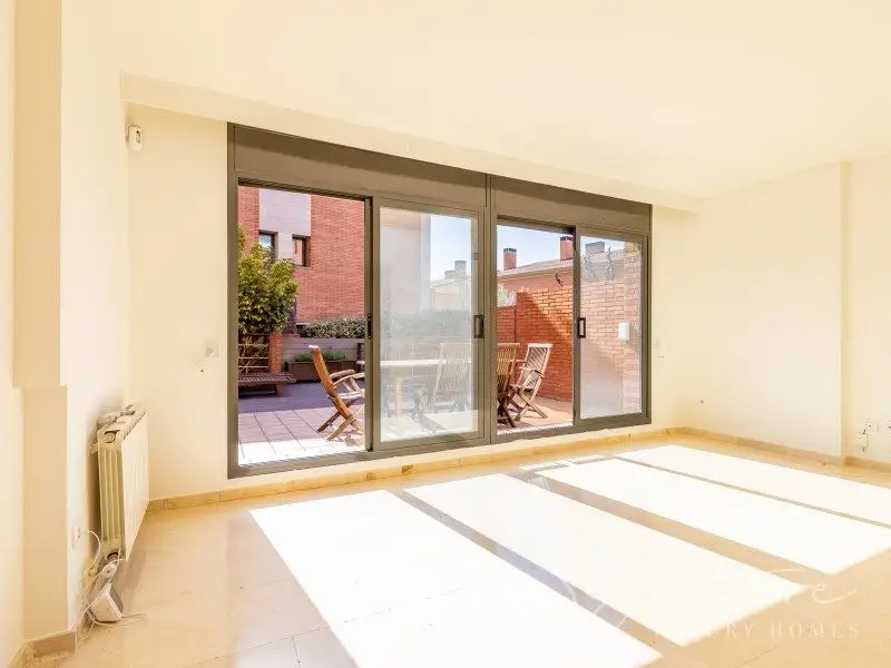 Venta Adosado de 5 habitaciones en Mira-Sol - Ref: VSC2503001