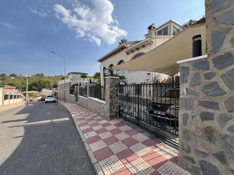 Villa en Venta 4 Dormitorios San Miguel Salinas