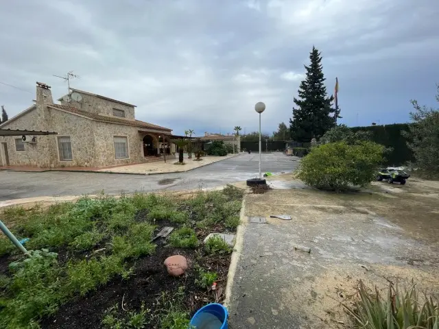 Casa-Villa de 5 Dormitorios en venta Elche, España