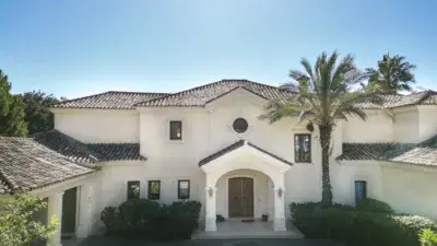 Villa en Sotogrande Alto con Vistas al Golf y al Mar