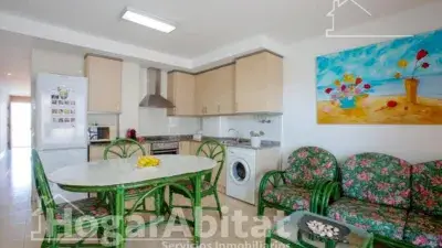 Apartamento en venta cerca de la playa Moncofar con piscina y garaje