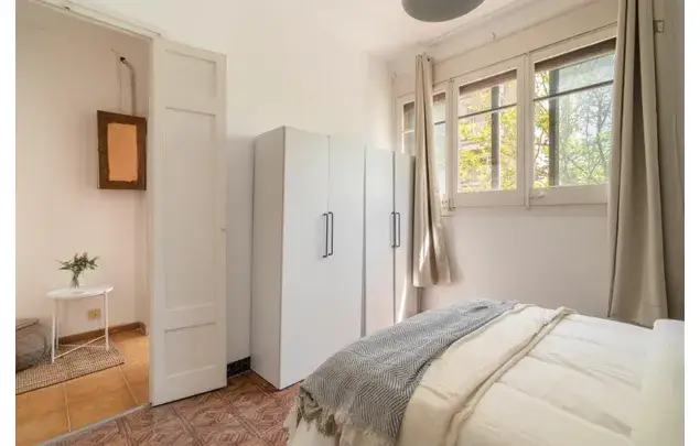 Apartamento 6 Dormitorios Barcelona Estudiantes Trabajadores